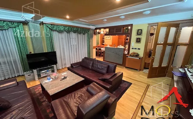 Petosoban stan | 4zida