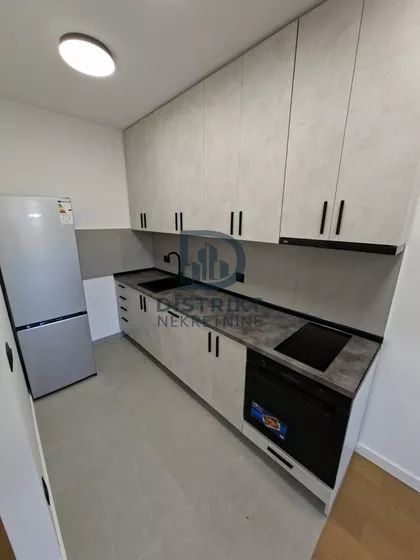 Crveni Pevac | 4zida.rs
