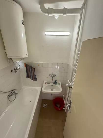 Učiteljska 12 | 4zida.rs