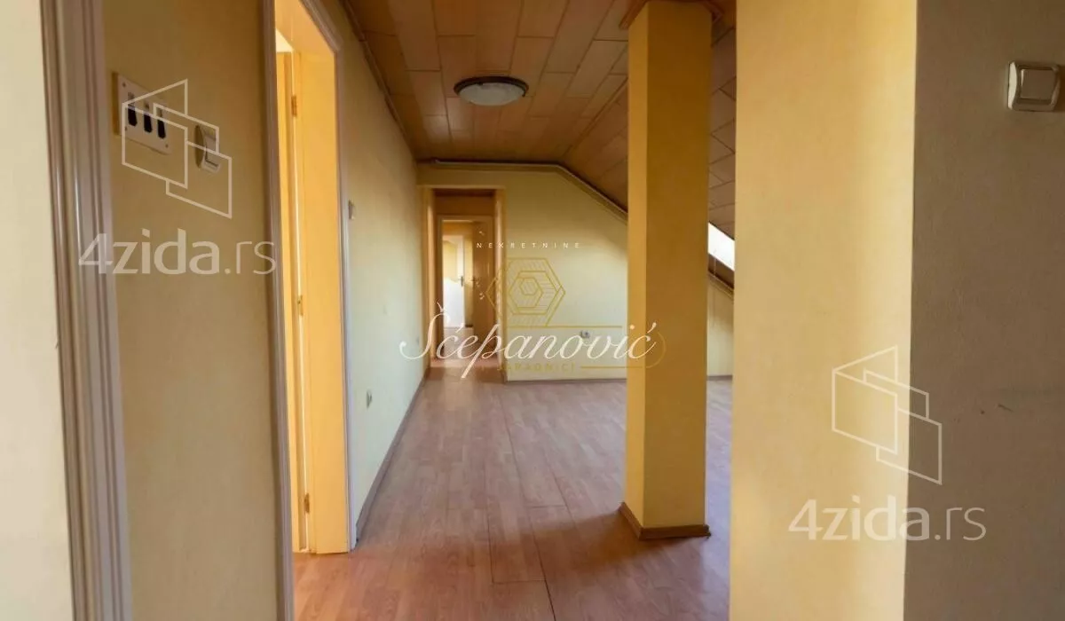 Petosoban stan | 4zida