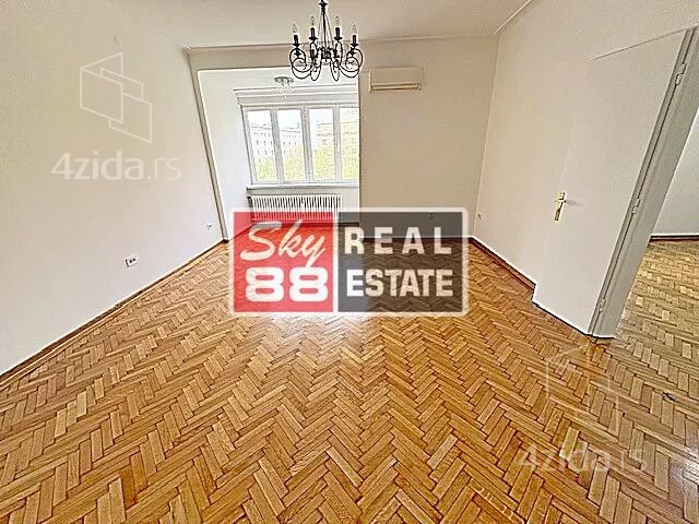 Četvoroiposoban stan | 4zida