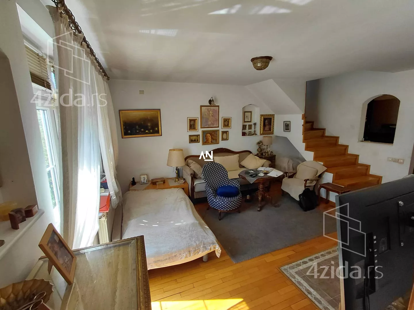 Petosoban stan | 4zida