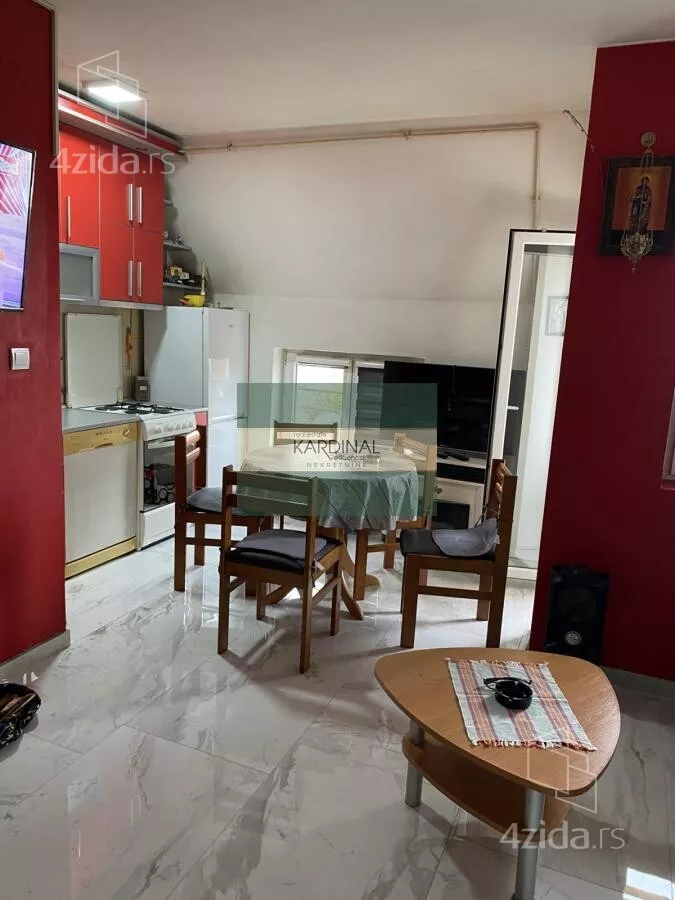 Jednoiposoban stan | 4zida