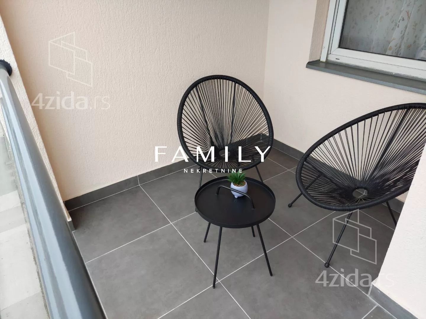 Jednoiposoban stan | 4zida