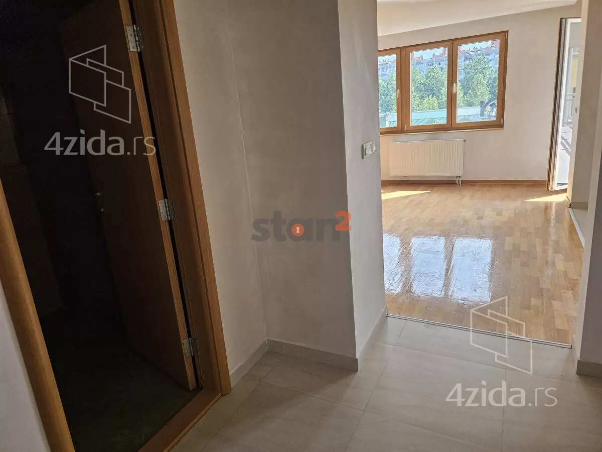Petosoban stan | 4zida