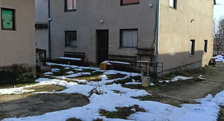 Poslovna zgrada | 4zida