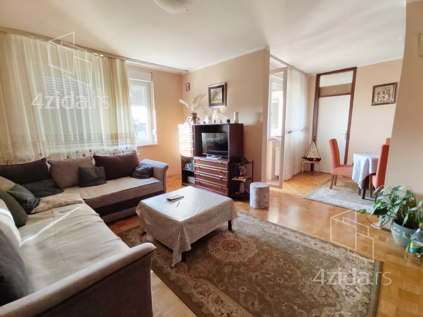 Dvoiposoban stan | 4zida