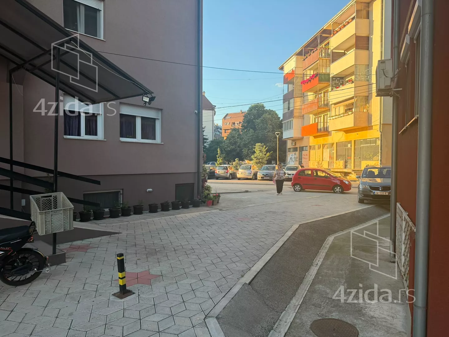 Troiposoban stan | 4zida