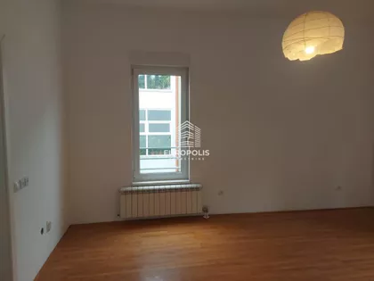 Miće Orlovića | 4zida.rs