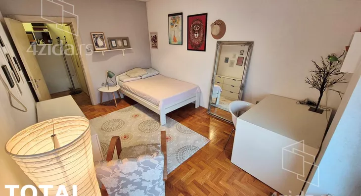 Šestosoban stan | 4zida