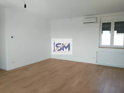 Petra Drapšina | 4zida.rs