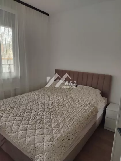 Heroja Pinkija | 4zida.rs