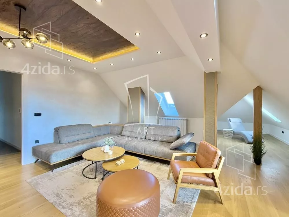 Četvoroiposoban stan | 4zida