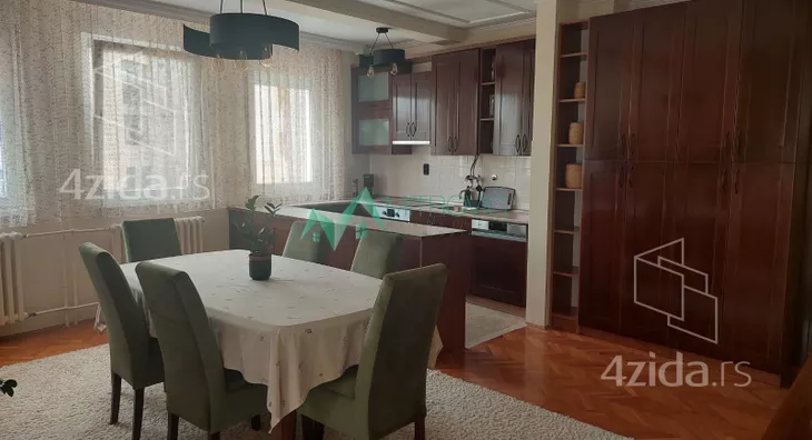 Troiposoban stan | 4zida