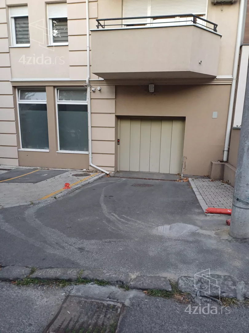 Garaža | 4zida