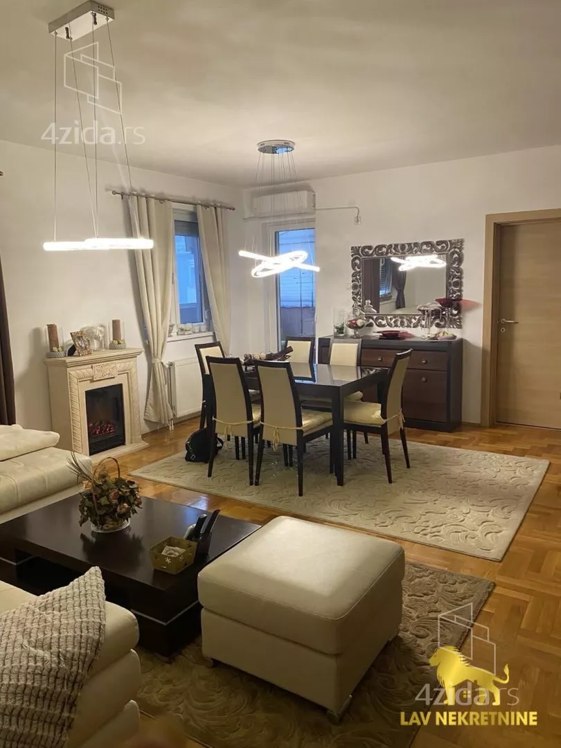 Četvoroiposoban stan | 4zida