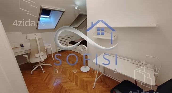 Četvoroiposoban stan | 4zida
