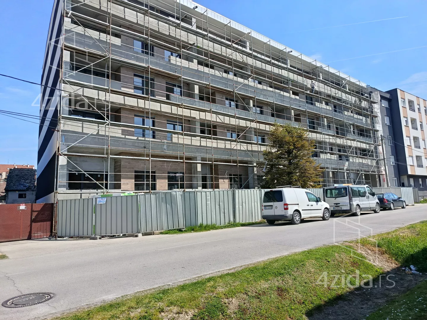 Jednoiposoban stan | 4zida