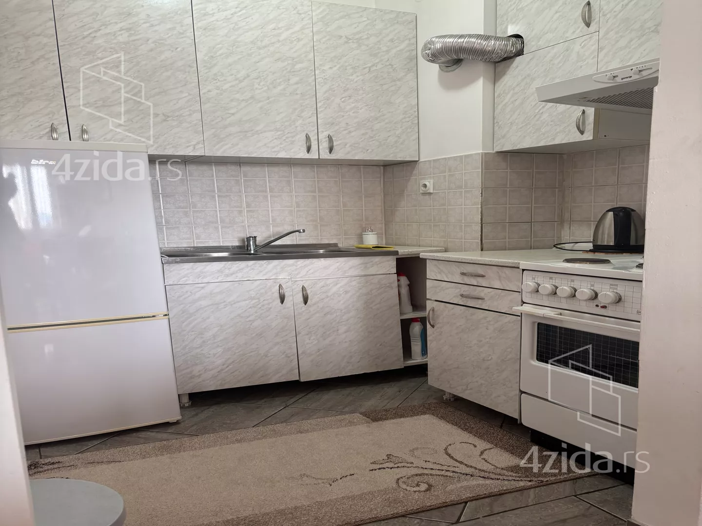 Jednoiposoban stan | 4zida