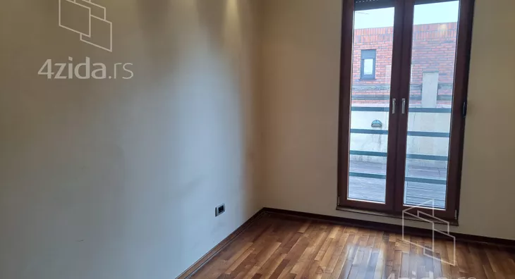 5-etažna kuća | 4zida