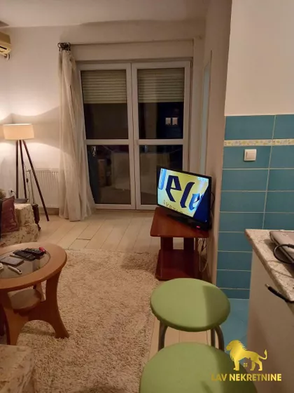 TOLSTOJEVA | 4zida.rs