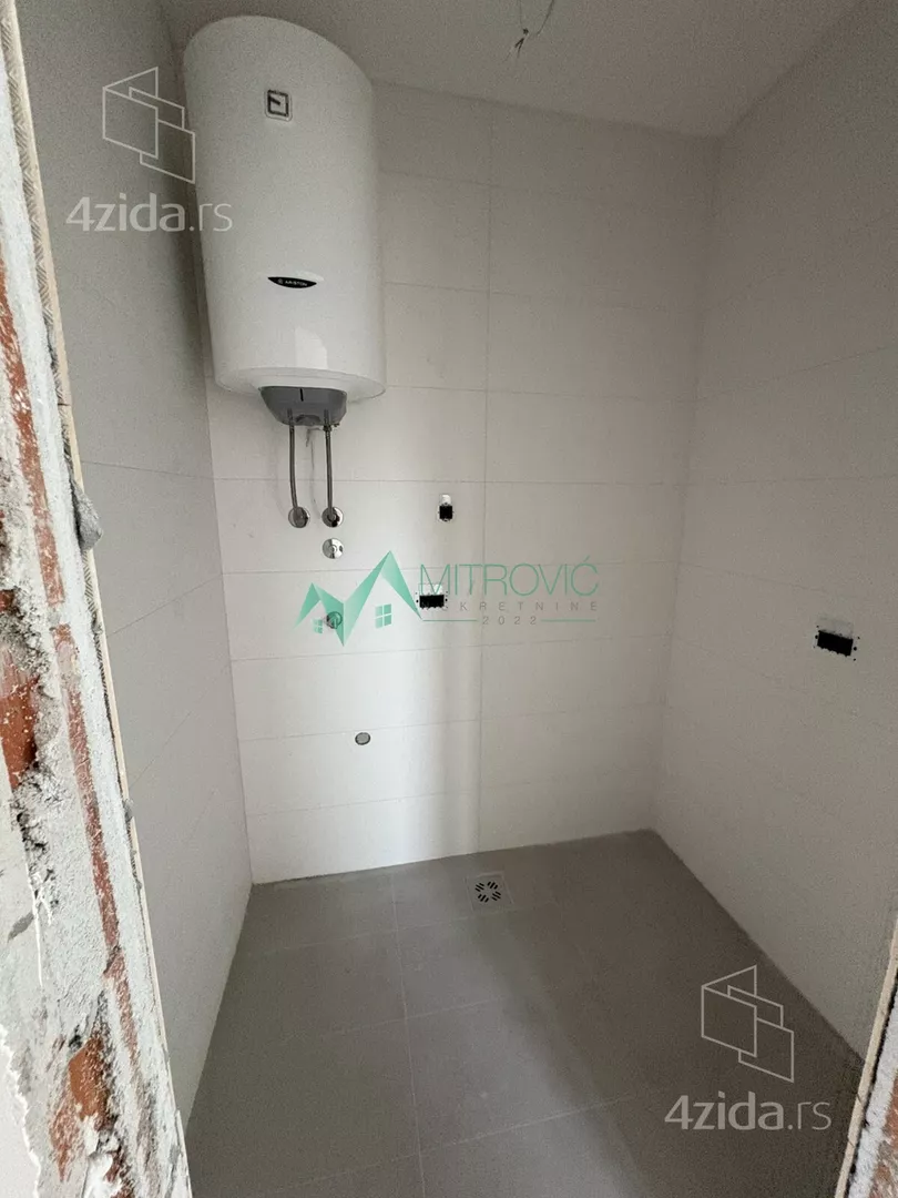 Četvoroiposoban stan | 4zida