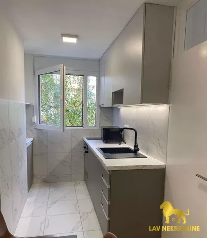 BALZAKOVA | 4zida.rs