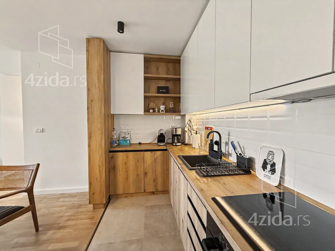 Troiposoban stan | 4zida
