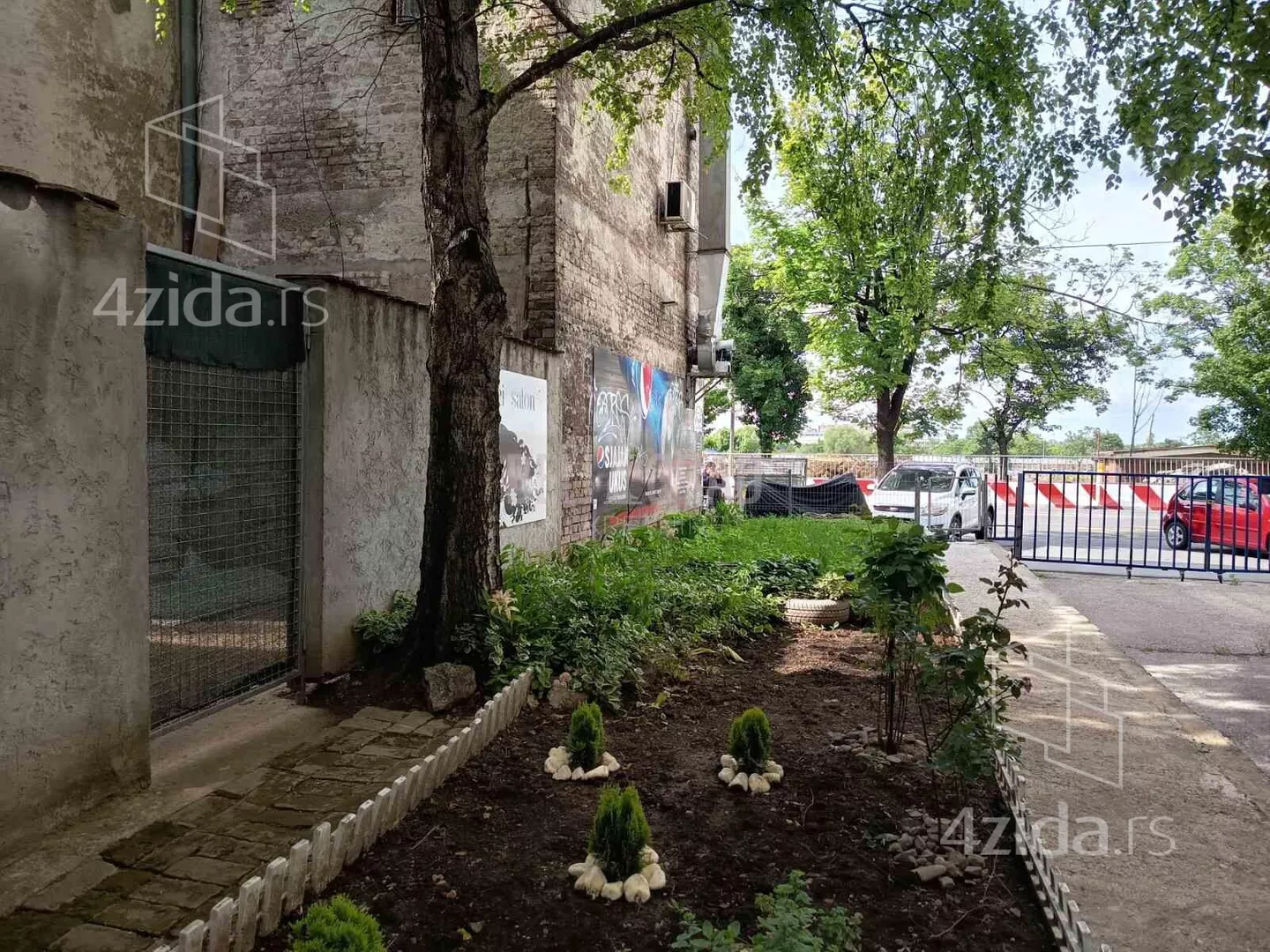 Lokal | 4zida