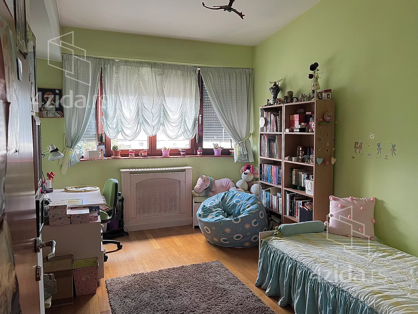 Šestosoban stan | 4zida