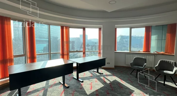 Poslovna zgrada | 4zida