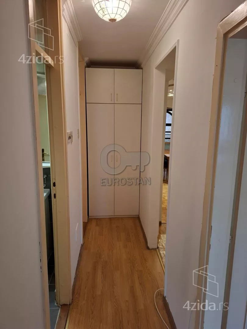 Četvoroiposoban stan | 4zida