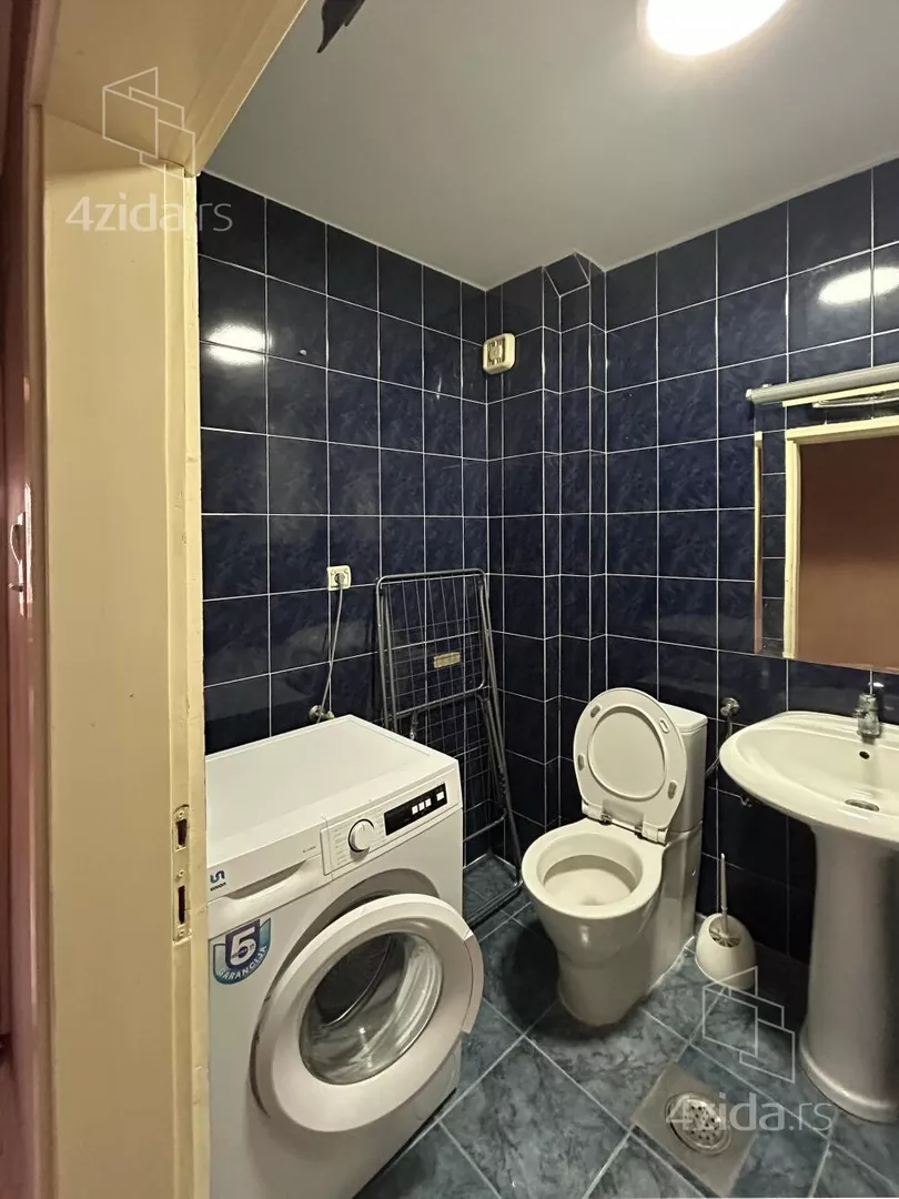 Četvoroiposoban stan | 4zida