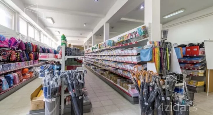 Poslovna zgrada | 4zida