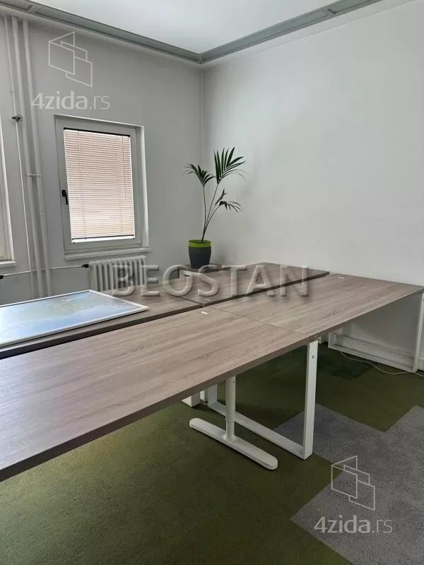 Šestosoban stan | 4zida