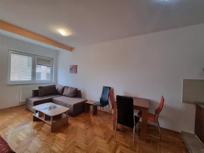 Boška Vujića | 4zida.rs
