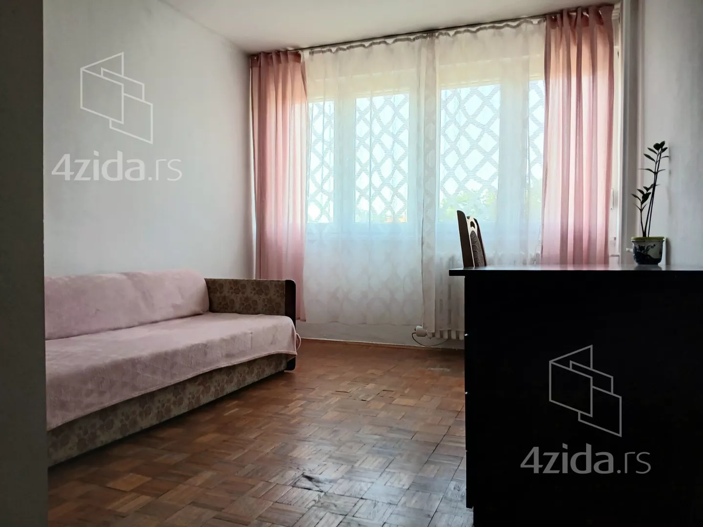 Troiposoban stan | 4zida