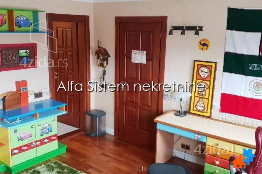 Petosoban stan | 4zida