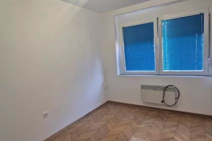 Zahumska bb | 4zida.rs