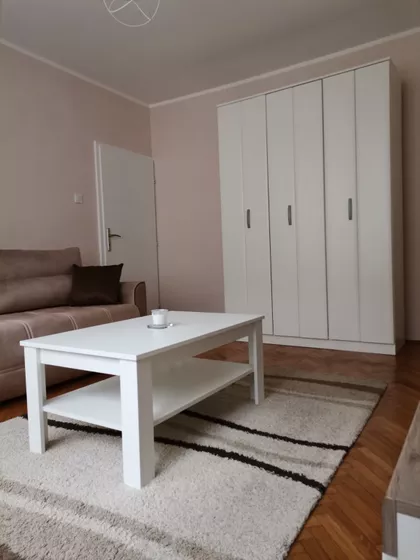 Učiteljsko Naselje | 4zida.rs