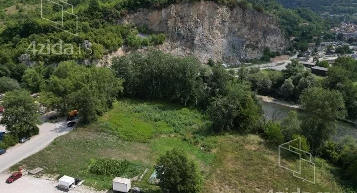 Plac | 4zida