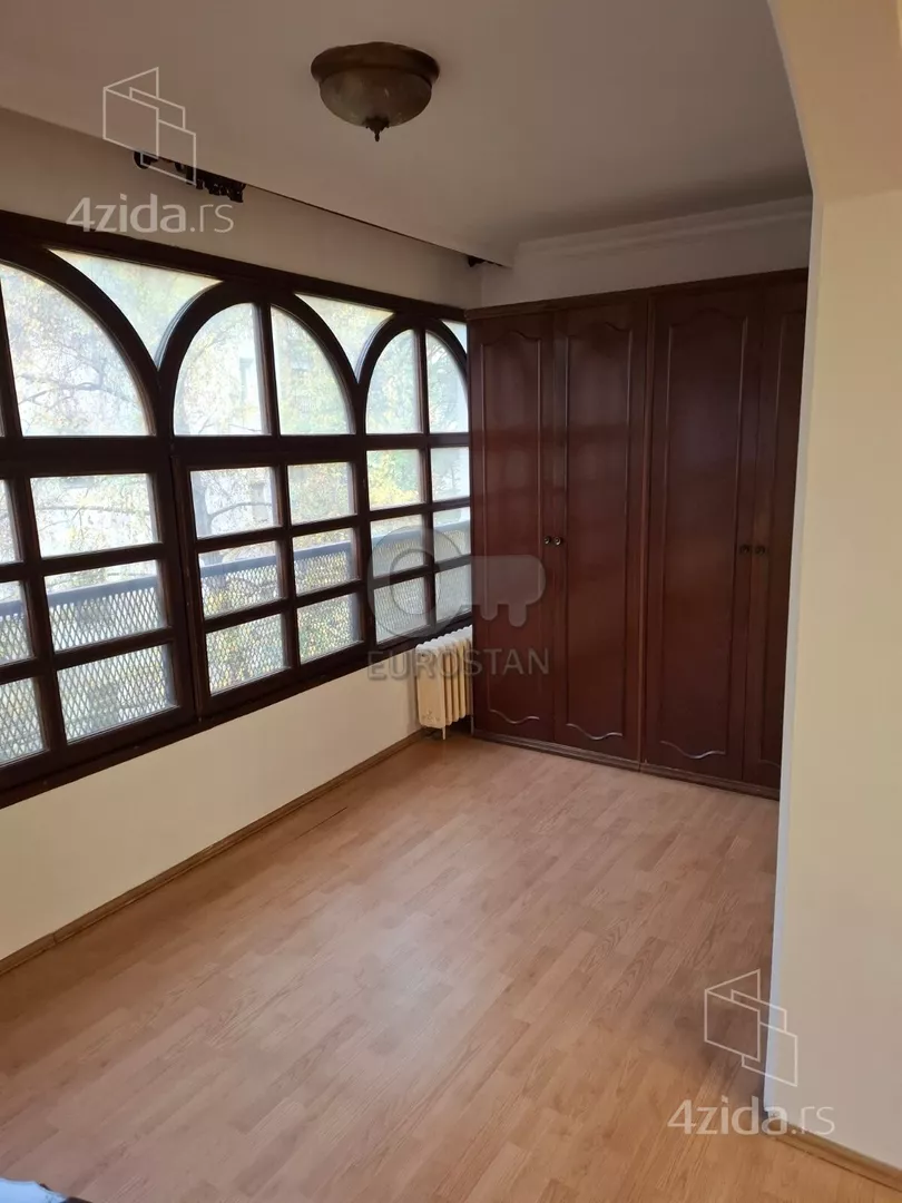 Četvoroiposoban stan | 4zida