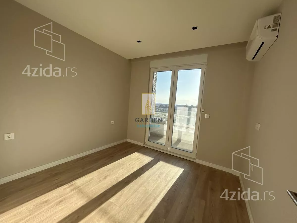 Četvoroiposoban stan | 4zida