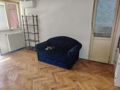 Dušana Uroševića 12 | 4zida.rs