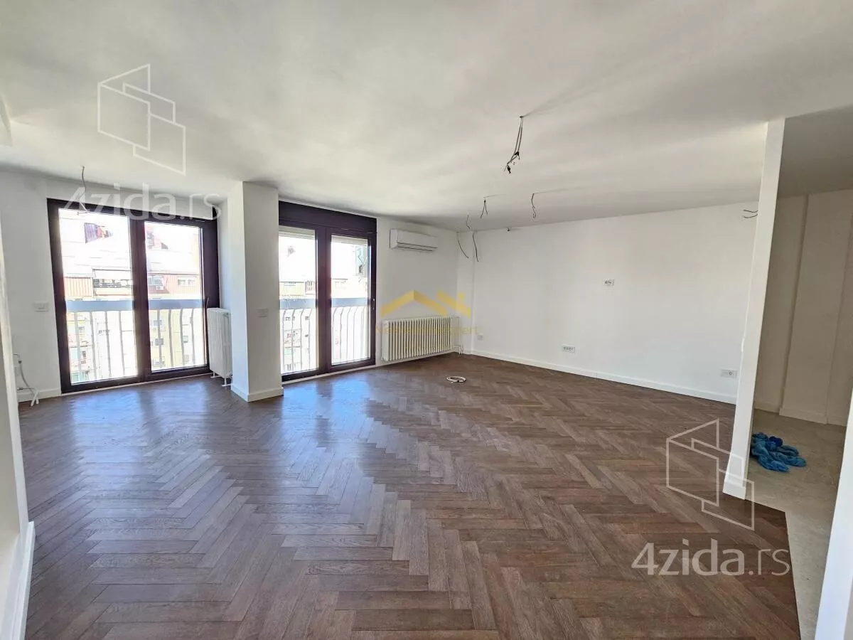 Četvoroiposoban stan | 4zida