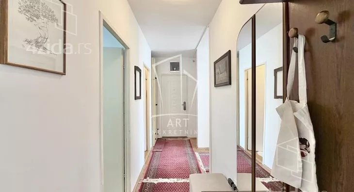 Troiposoban stan | 4zida