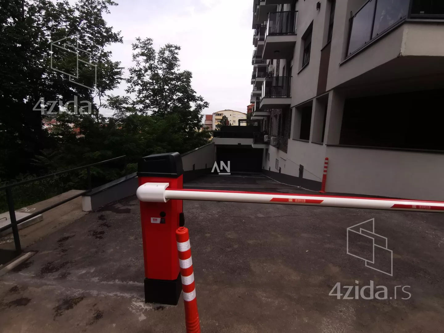 Garaža | 4zida
