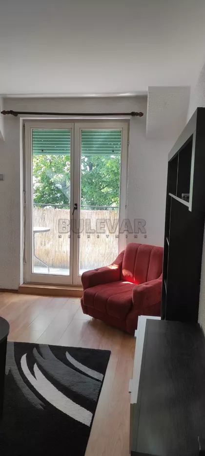 Velikotrnavska | 4zida.rs