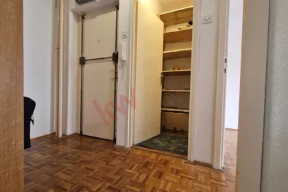 Ismeta Mujezinovića | 4zida.rs