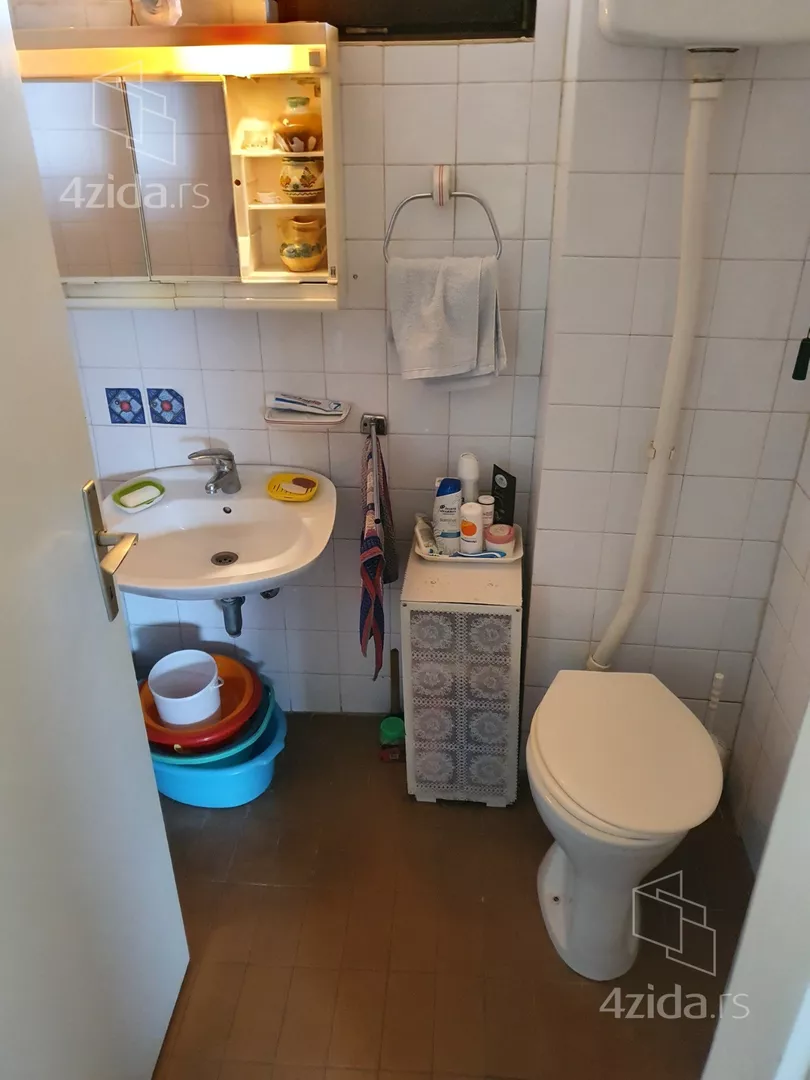 Četvoroiposoban stan | 4zida